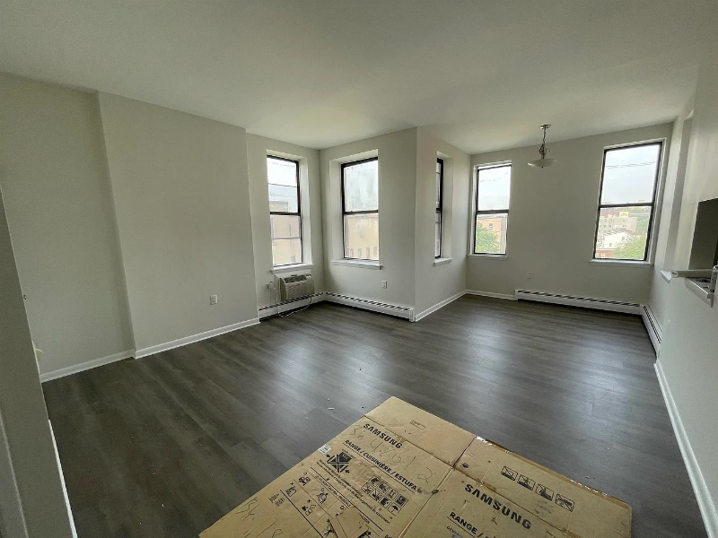 Union city Apartment: 2613 Bergenline Ave #8