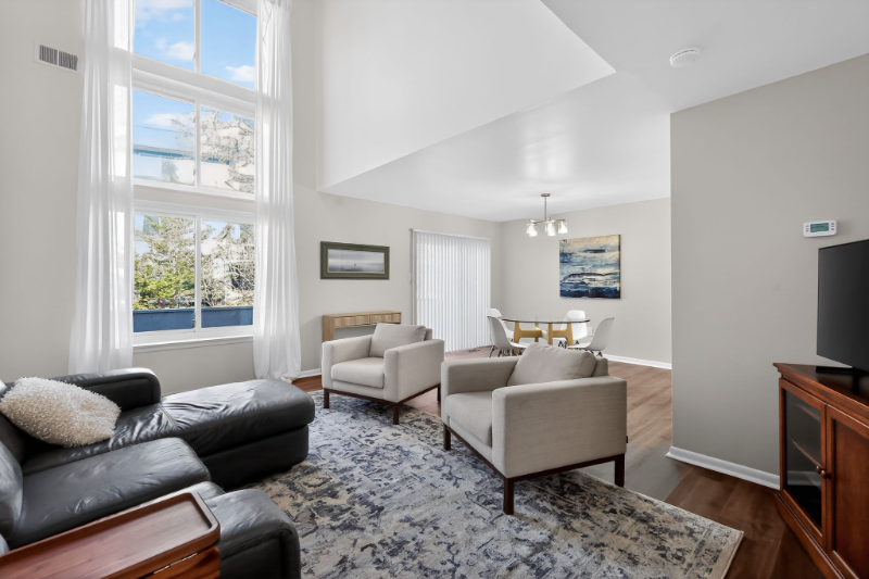 Columbia Townhome: 5619 Vantage Point Rd