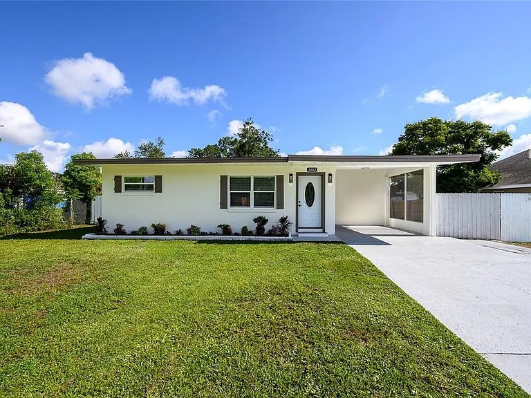 Saint Cloud House: 2410 11th St