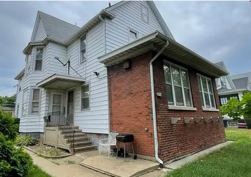 North Chicago Multiplex: 1026 lenox ave