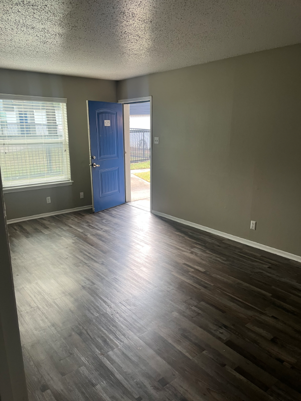 Bedford Apartment: 531 Bedford Road