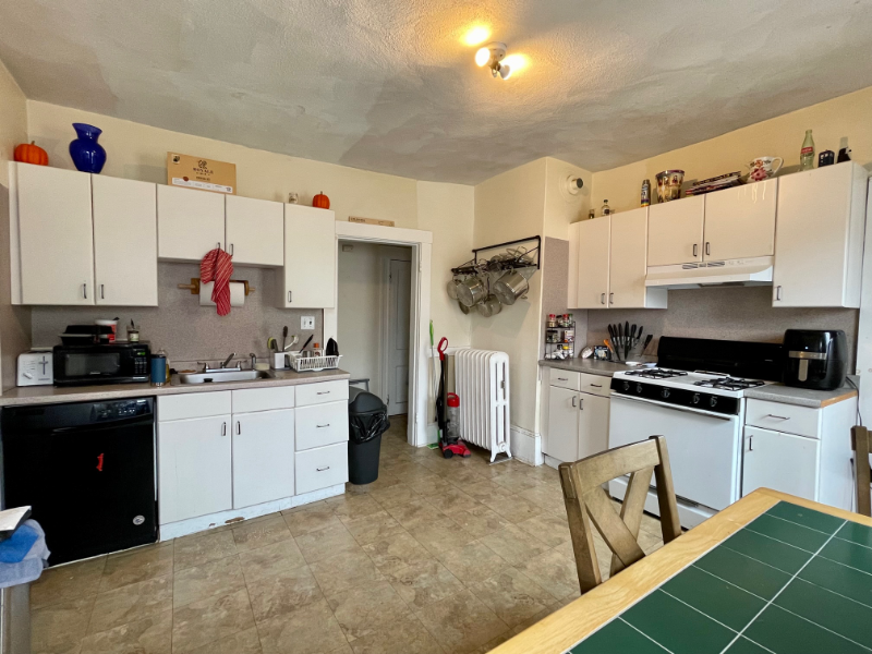 Brighton Condo: 97 Kilsyth Rd.