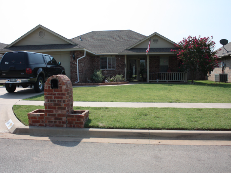 Lawton House: 4408 SW Parkway Drive