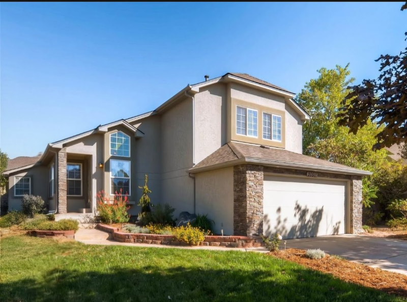 Denver House: 20511 E 45th Ave