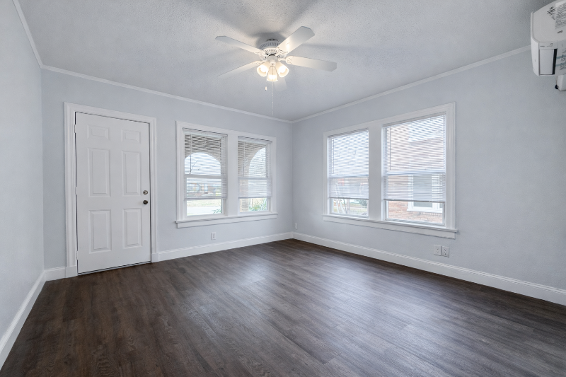 Dallas Multiplex: 5930 - 5928 Victor Street