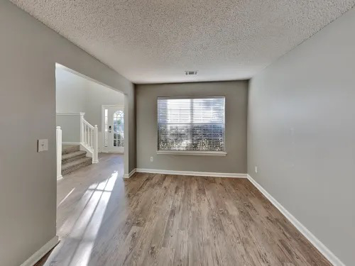 Douglasville House: 6837 Foxmoor Way