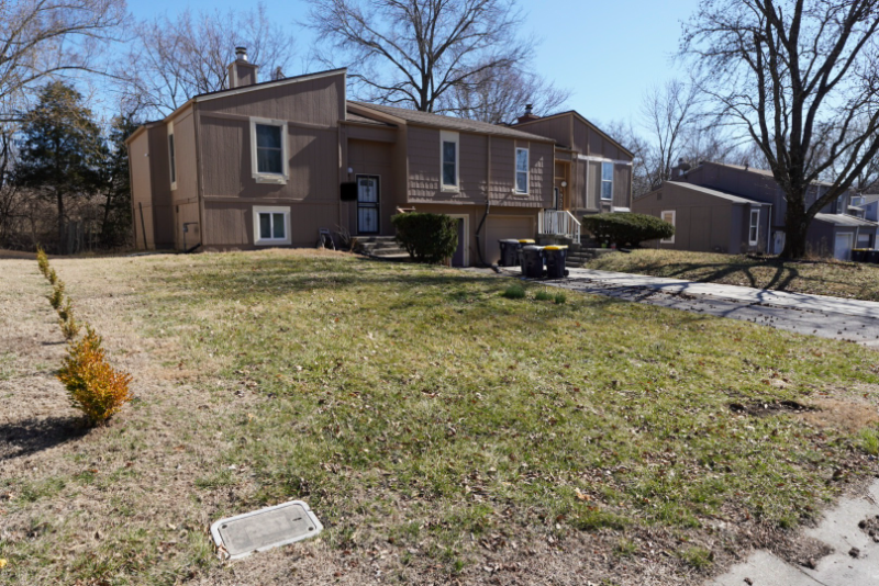 Kansas City Townhome: 9517 Manning Ave