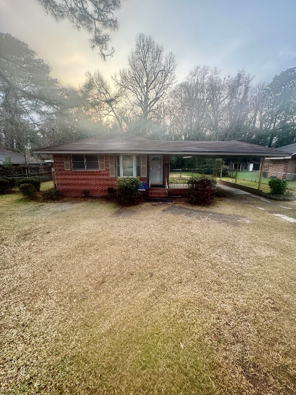 Macon House: 4343 Summerhill Dr