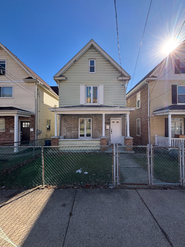 Pittsburgh House: 116 Kathleen St