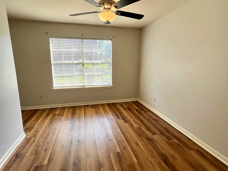 Baton Rouge House: 1701 Lobdell Ave