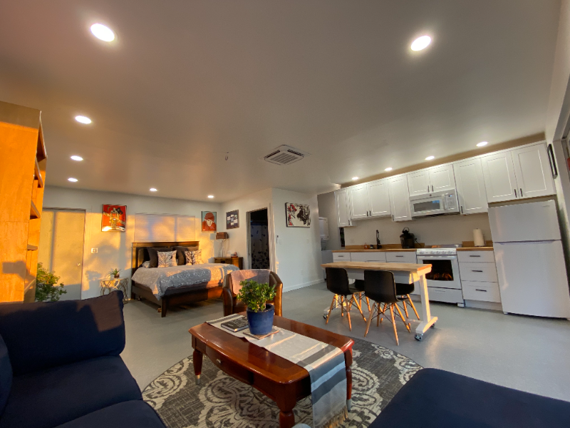 Auburn House: 11600 Quail Road