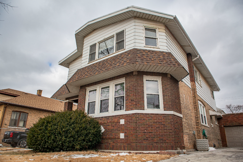 Blue Island Apartment: 2336 w 122nd st