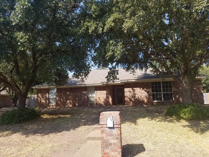 Hewitt House: 1125 Dendron dr