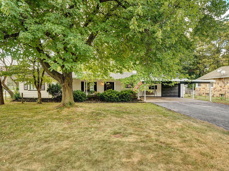 Springfield House: 1539 S Thelma Ave