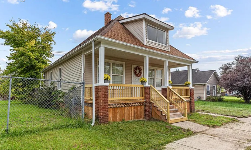 Detroit House: 4472 French Rd