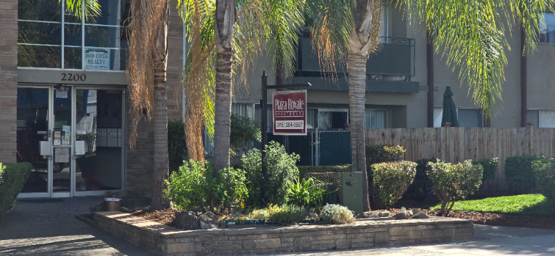 Sacramento Apartment: 2200 Royale Road #10