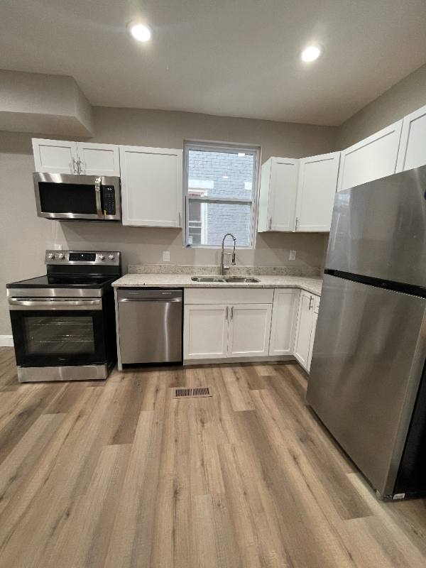 Cincinnati House: 928 Fairbanks Ave