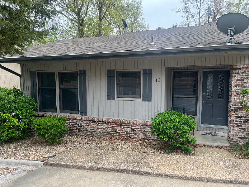 Bella Vista Condo: 11 August Ln