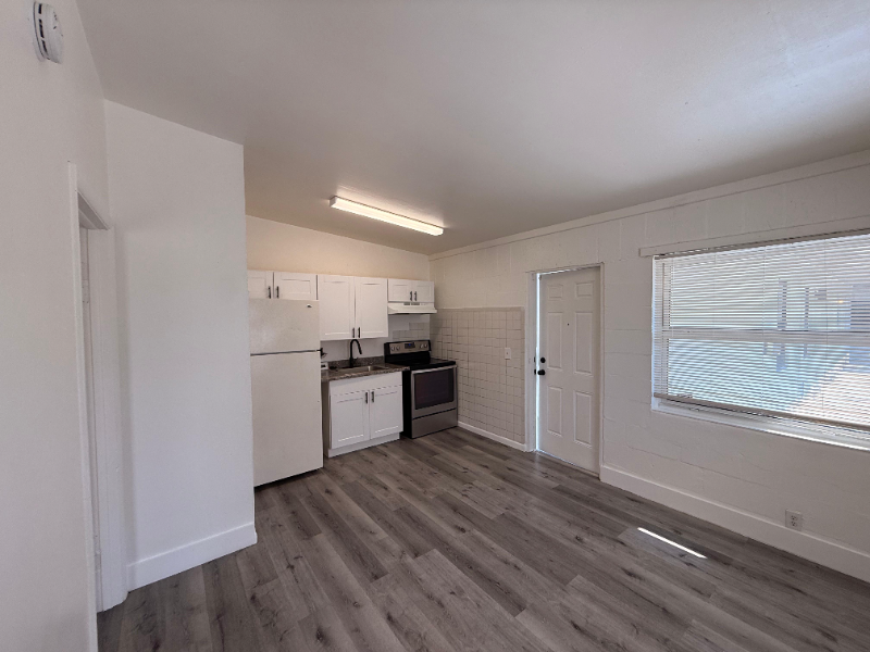 BOYNTON BEACH Apartment: 320 NE 13 AVE