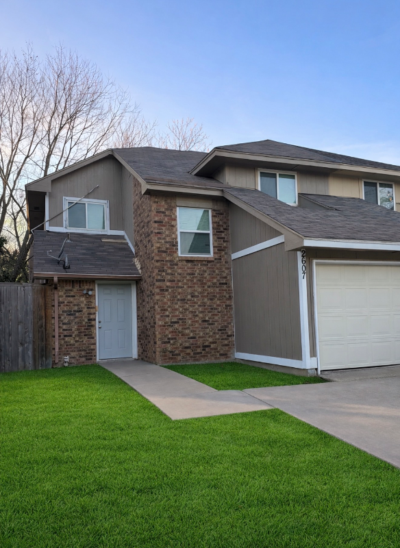 Grand Prarie Townhome: 2607 Isbella dr