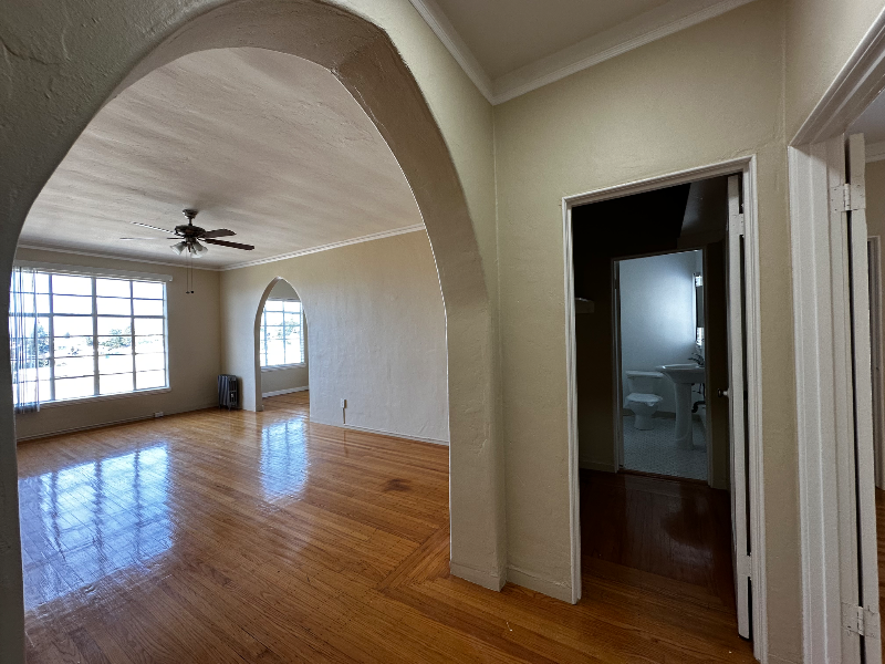 Oakland Apartment: 2208 Carroll Street