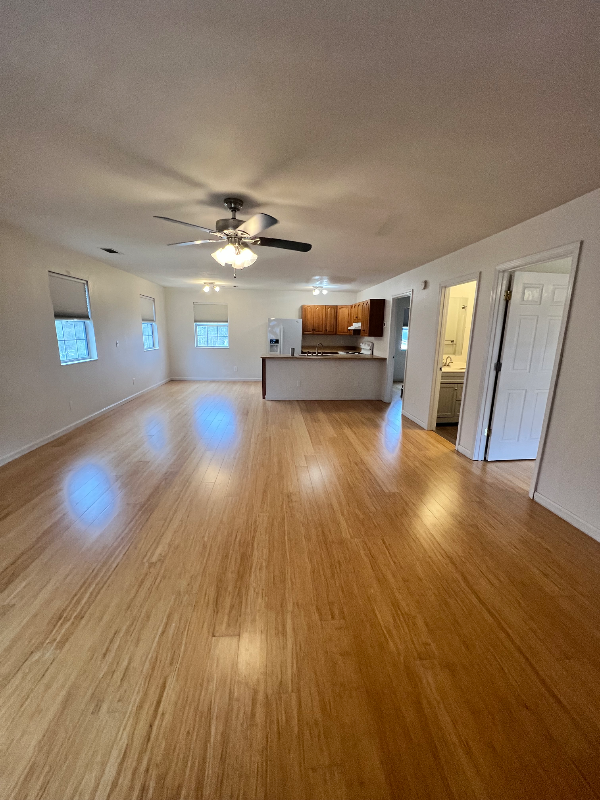 Cosby Apartment: 5349 E Parkway