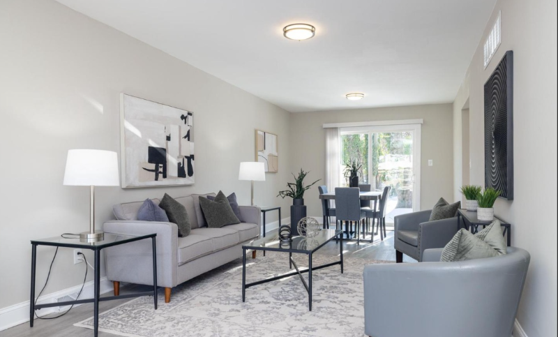 Newark Townhome: 209 W Edgewater Way