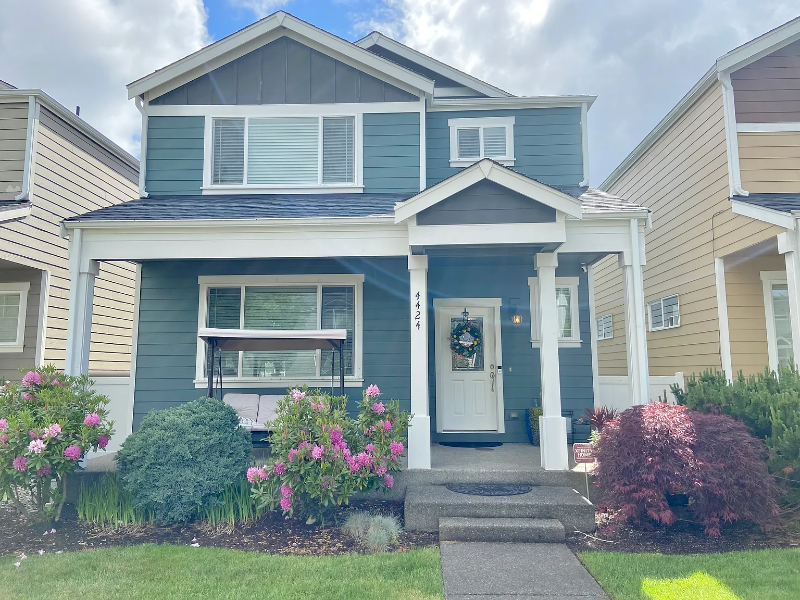 Lacey House: 4424 Edgewater Blvd NE