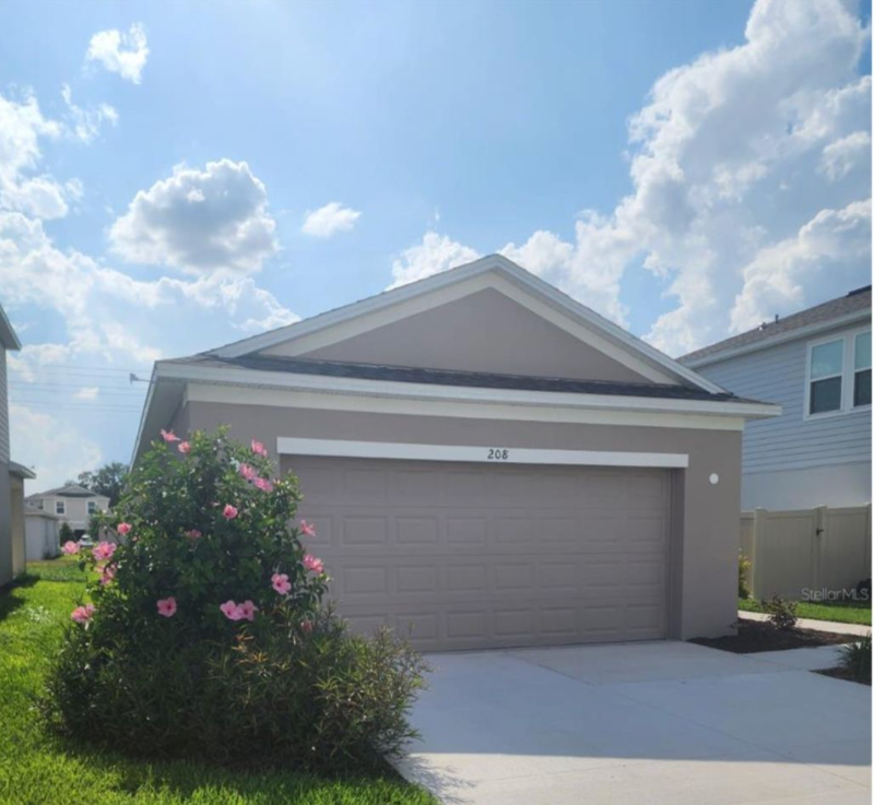 Haines City House: 208 Acorn Rd