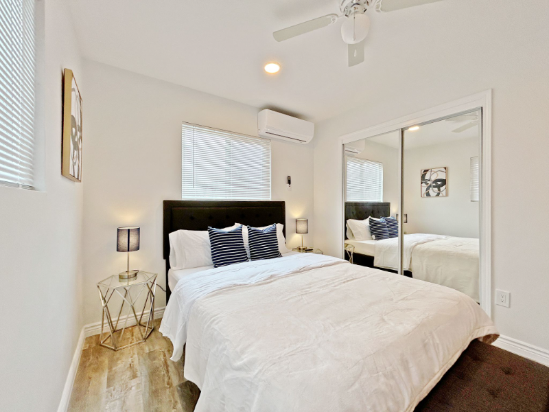 San Diego House: 5288 Santa Margarita st