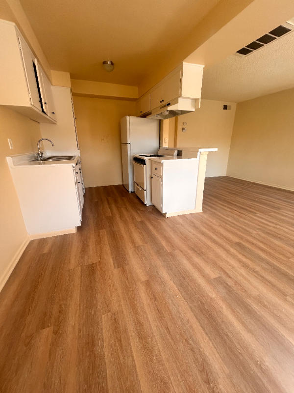 La Habra Apartment: 1001 E. Stearns Ave