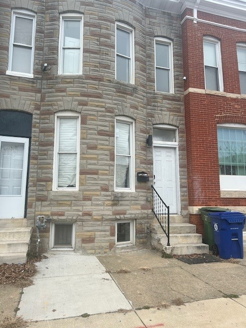 Baltimore Townhome: 2410 E Federal St