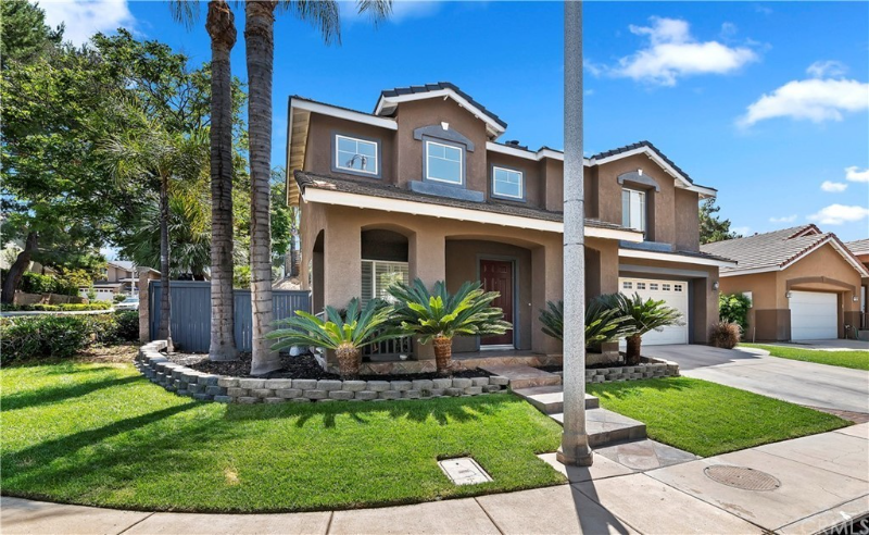 Corona House: 782 Viewtop Ln