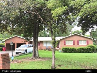 Macon House: 4953 John Kennedy Dr