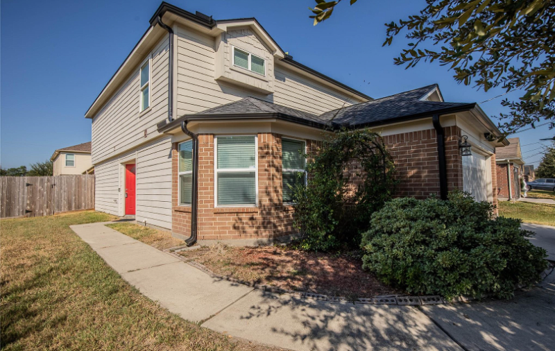 Conroe House: 16778 N Gull Dr.