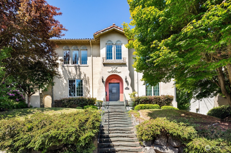 Seattle Multiplex: 2107 5th Ave N