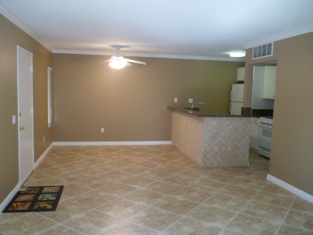 Tarzana Condo: 18350 Hatteras St