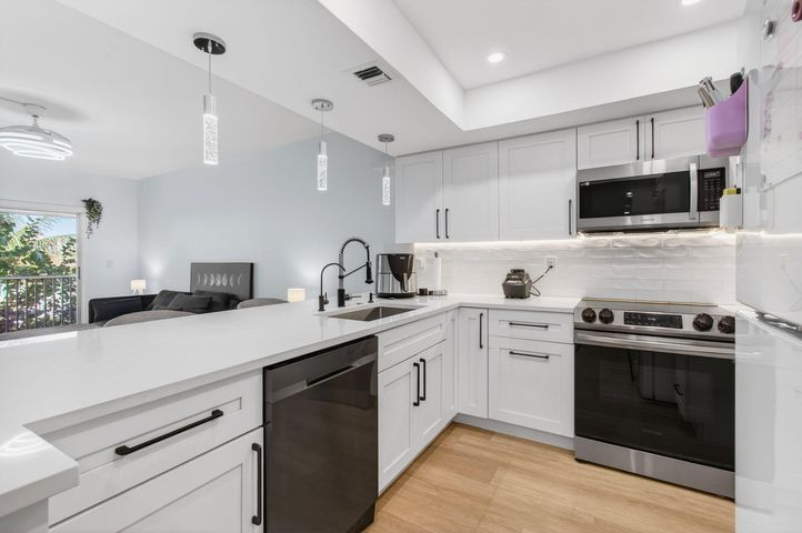 Boca Raton Condo: 50 SW 3rd Avenue 311