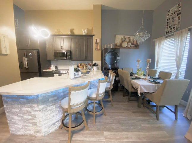 West Palm Beach Townhome: 4863 Via Palm Lakes 804