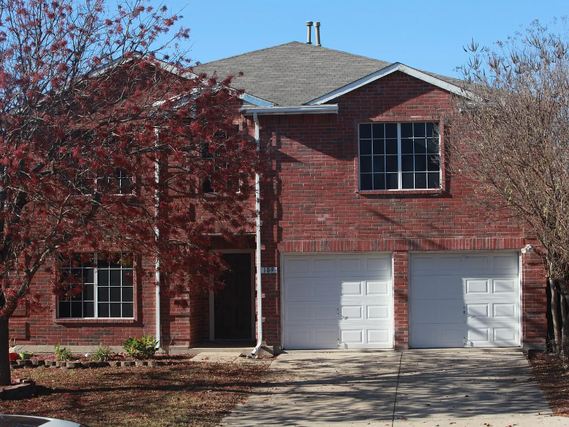 Rockwall House: 955 Wisperwood Dr