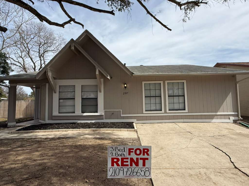 San Antonio House: 2707 Alan Shepard Dr