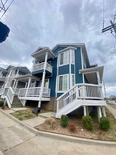 Fayetteville House: 1089 N Leverett Ave