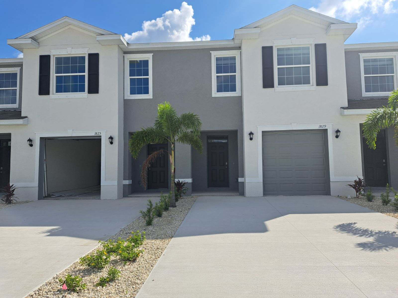 Bradenton Townhome: 1829 Pleasant Maple Ct