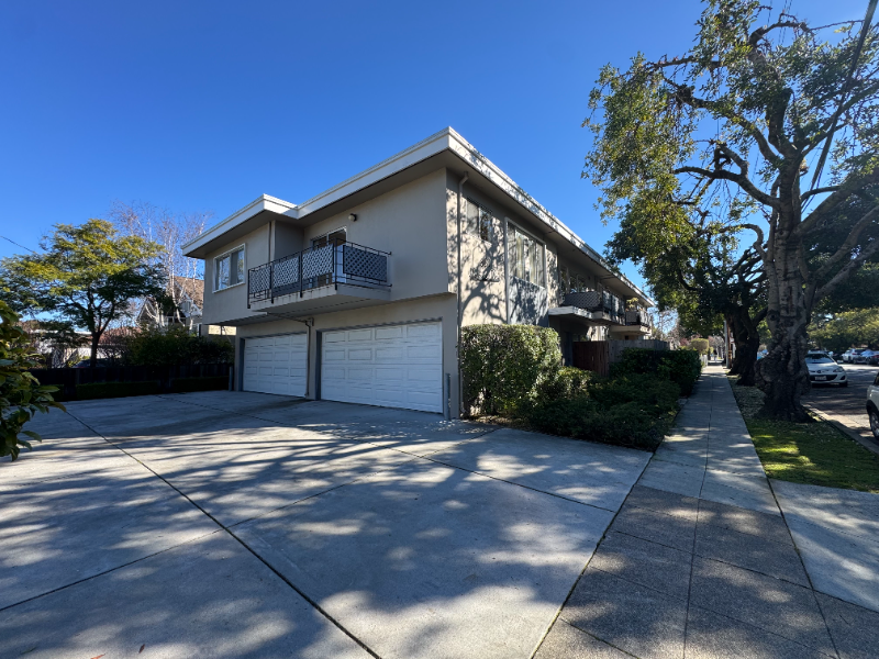 San Mateo Apartment: 860 Prospect Row