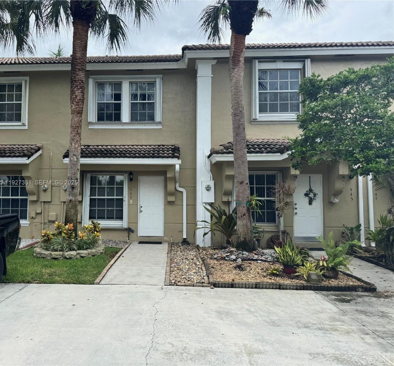PEMBROKE PINES Townhome: 443 SW 122nd Ter