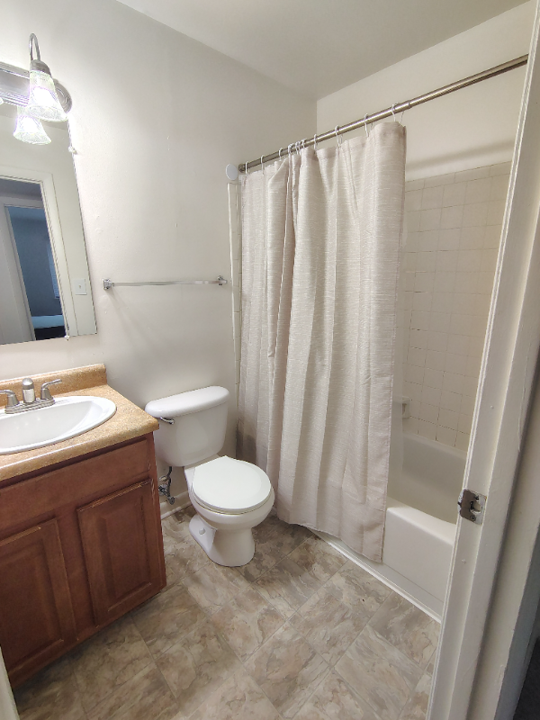 Lynchburg Apartment: 600 Reusens Road