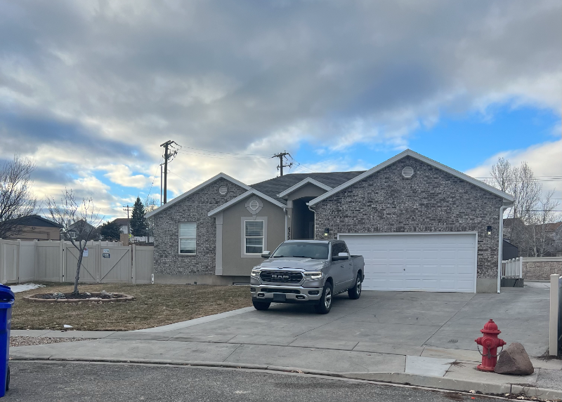 West Jordan House: 6222 S Waller Lane