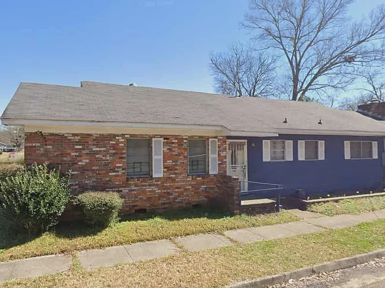 Jackson House: 539 Erie St