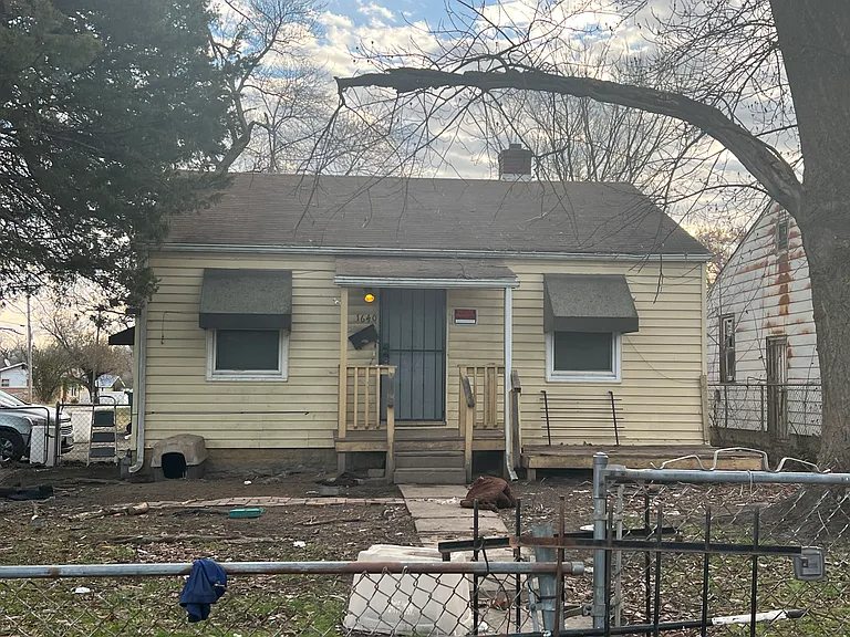 East St. Louis House: 1640 N 50th St