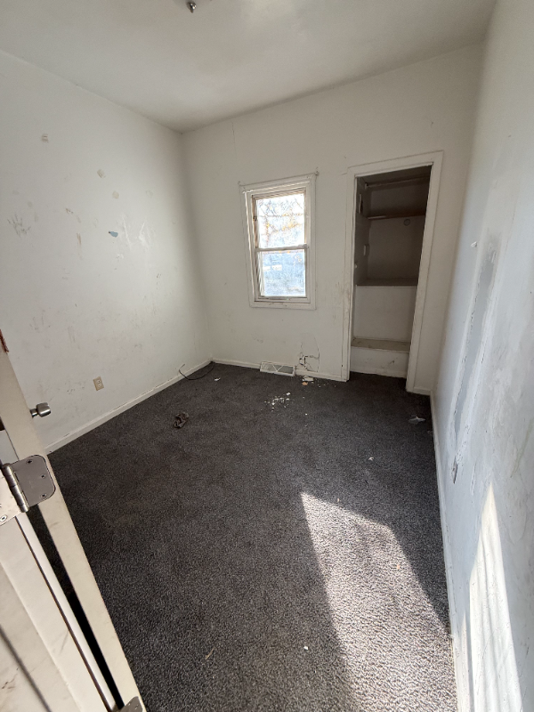 Decatur House: 1779 E Hickory